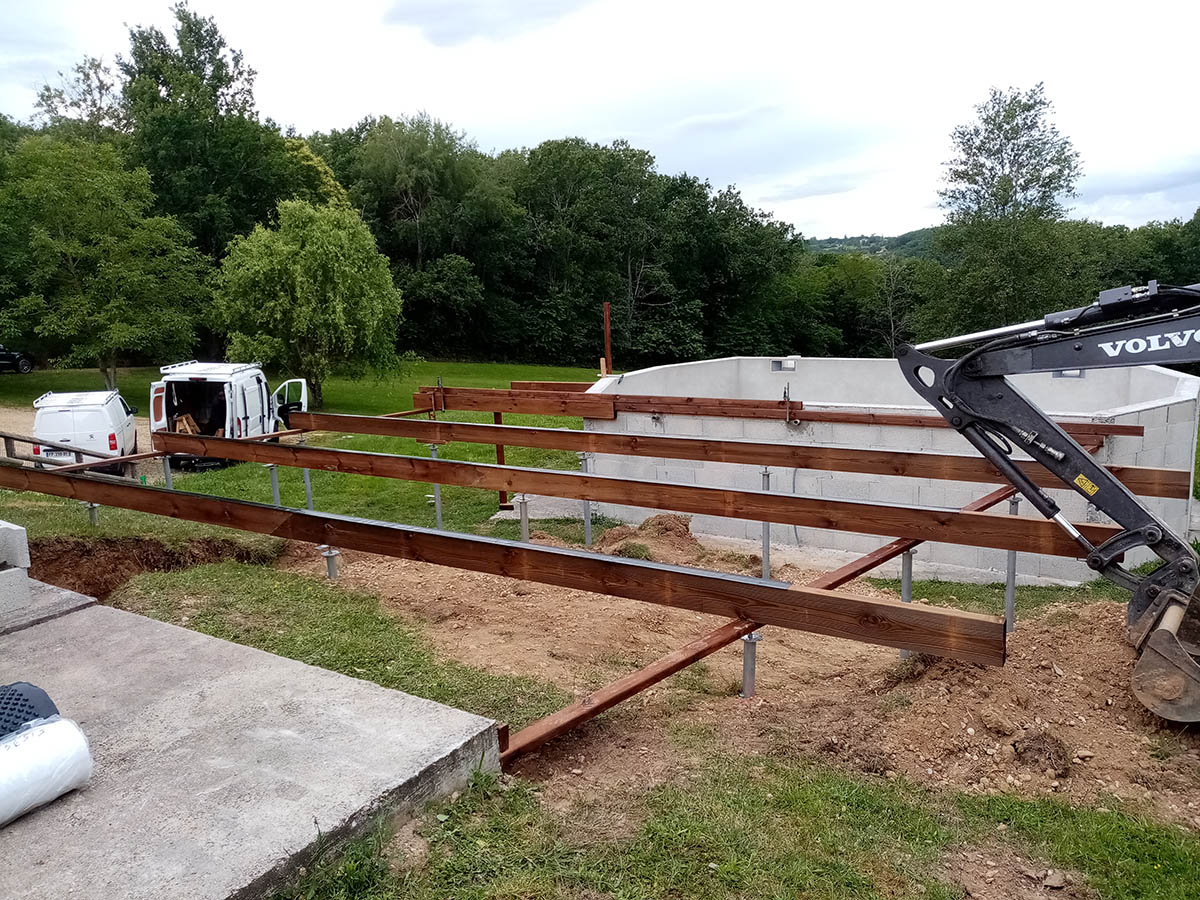 Structure porteuse de la terrasse avant la pose des lames